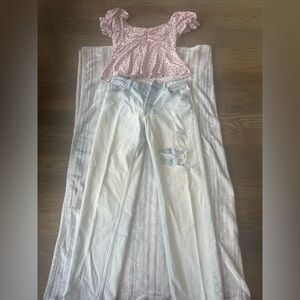 90's Boyfriend High Waist Jeans size 4 and floral shirt size‎ M